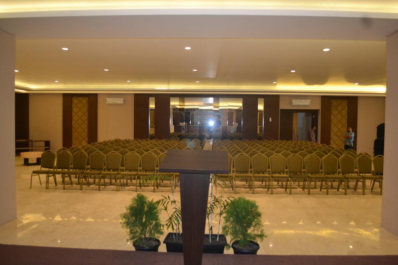 City Hotel Tasikmalaya Esterno foto