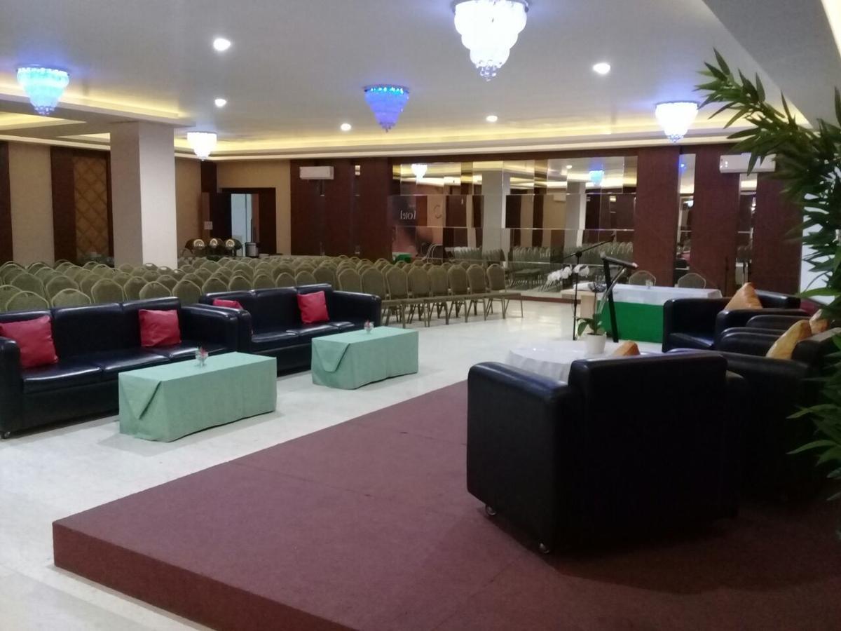 City Hotel Tasikmalaya Esterno foto